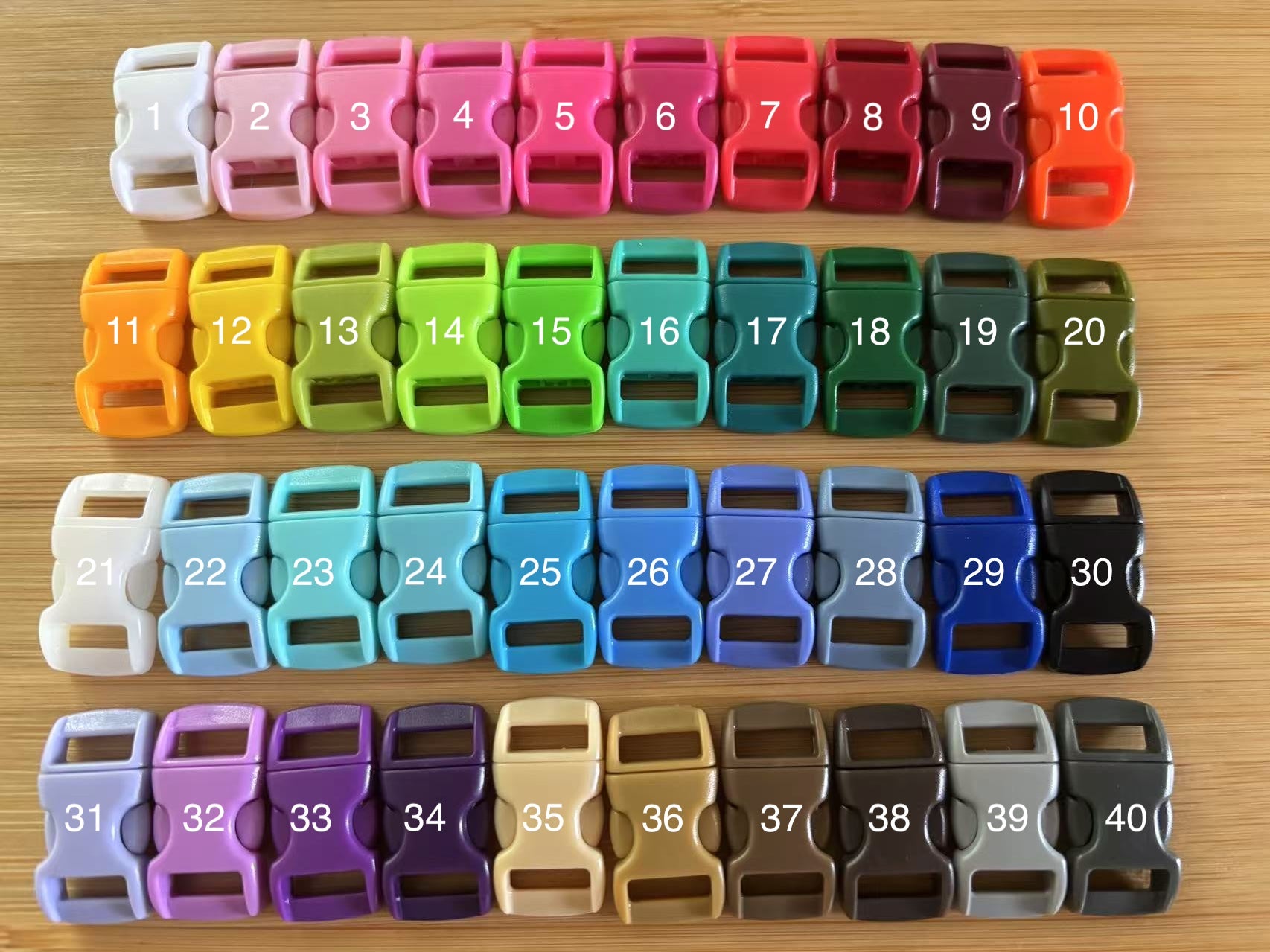 50x 3/8'' (10mm) Curved Plastic Buckles for Paracord Bracelet- 40 Colors